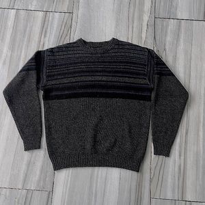 Munsingwear Men's Crewneck Sweater Blue Gray Striped Long Sleeves